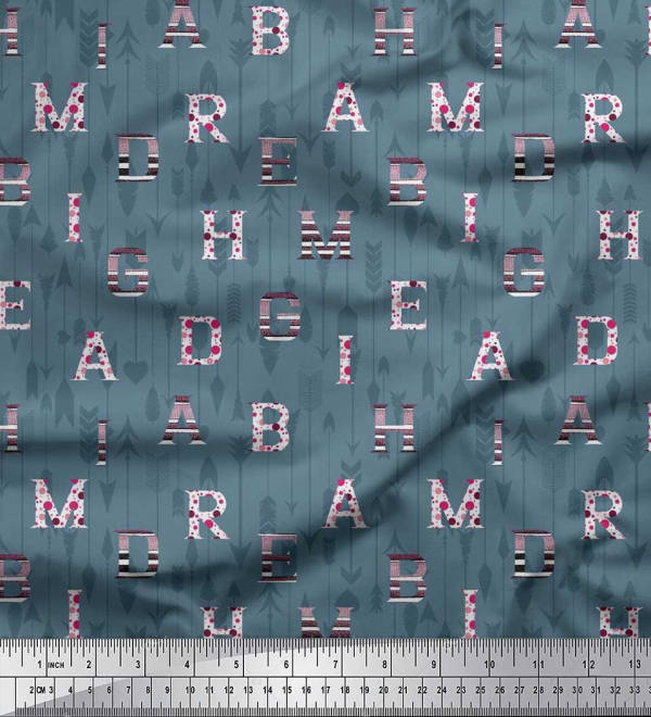 

Тканина Soimoi Japan Crepe Satin Dot, Arrow & Alphabet Text Print Тканина на метр 42 дюйма 42 Inch Wide - Poly Crepe синій