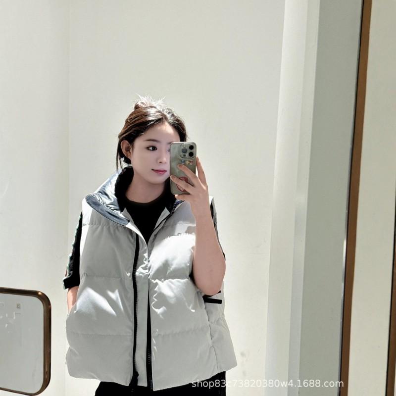 Womens Short Puffer Vest With Hood 90% White Duck Down Fill Streetwear Style Winter Outerwear
