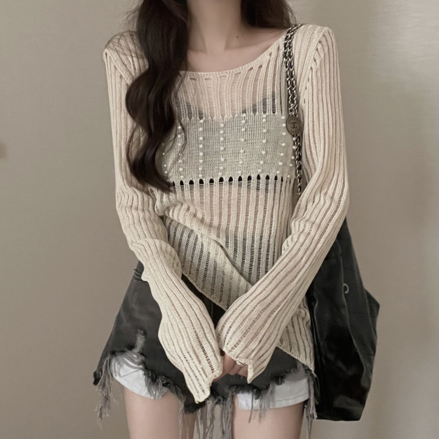 

Асимметричный вязаный топ с длинными рукавами в французском стиле с вырезами, женский, весенний, уникальный, просвечивающий, с жемчугом L абрикосовый