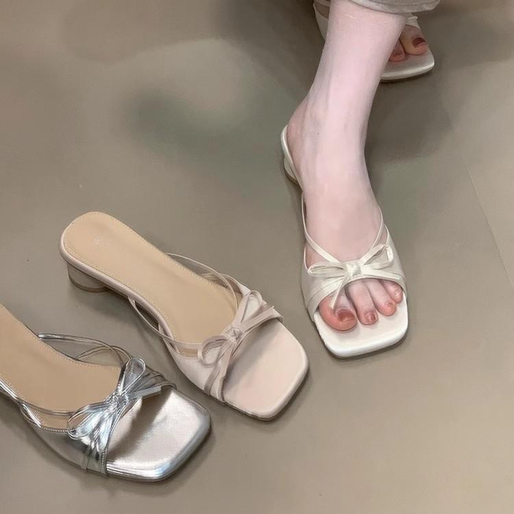 Gentle wind cool slippers 2025 new French temperament elegant thick heel one-word cool slippers women