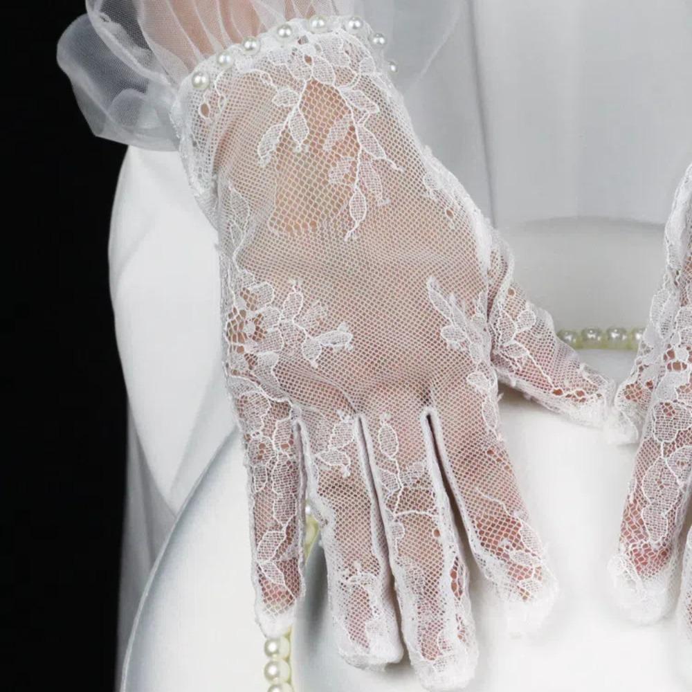 Thin Bridal Gloves Breathable Short Black Mittens Beautiful Mesh Lace Gloves  Female