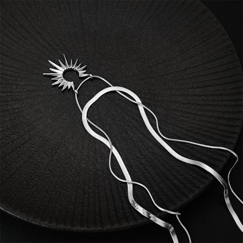 Double layered titanium steel sun necklace boys' niche design high-end sense does not fade snake bone chain girls' collarbone chain