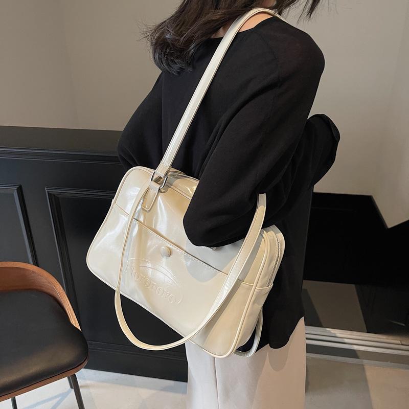 

Женская сумка-тоут и рюкзак в стиле ретро красного цвета с подмышками, большой вместимости, осень/зима 2024 г. 32*7*22 грязно-белый