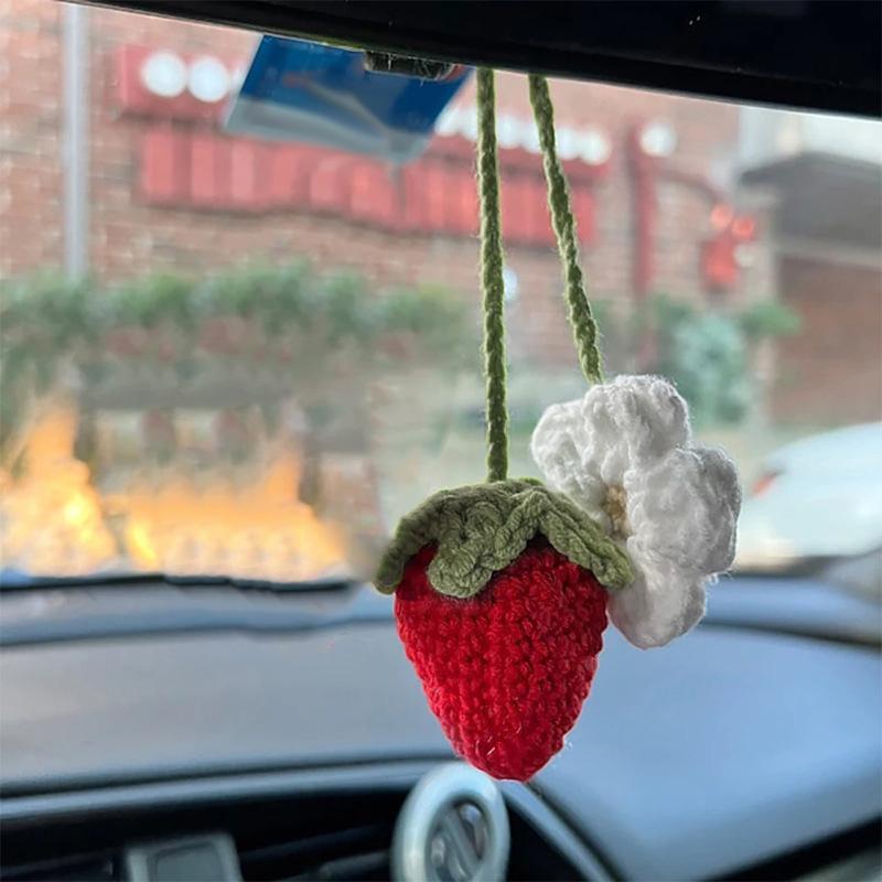 Handmade Woolen Woven Strawberry Car Rearview Mirror Pendant Hanging Crochet Pink Strawberry Car Key Pendant Jewelry Accessories