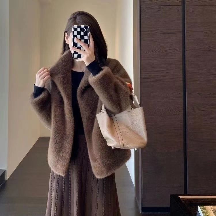 Fur One-piece Stand Up Collar Fur Coat For Young Women Short Winter Solid Color Eco-friendly Loose Fur Coat Woman