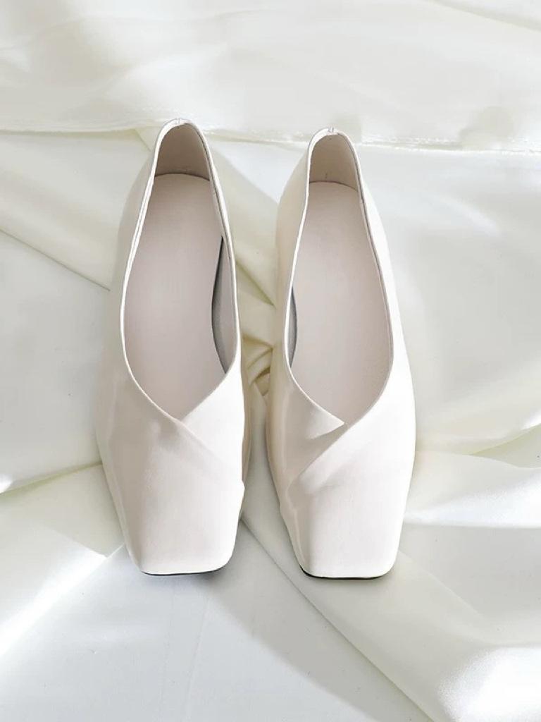 

Версия из коровьей кожи~ Французские нишевые туфли-лодочки с квадратным носком и неглубоким вырезом на скрытой платформе, женские туфли на каждый день, универсальные для лета и осени, новинка 2025 года 40 белый