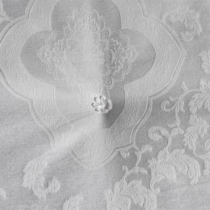 Royal Bedding Summer Jacquard Polyester Fiber Quilt