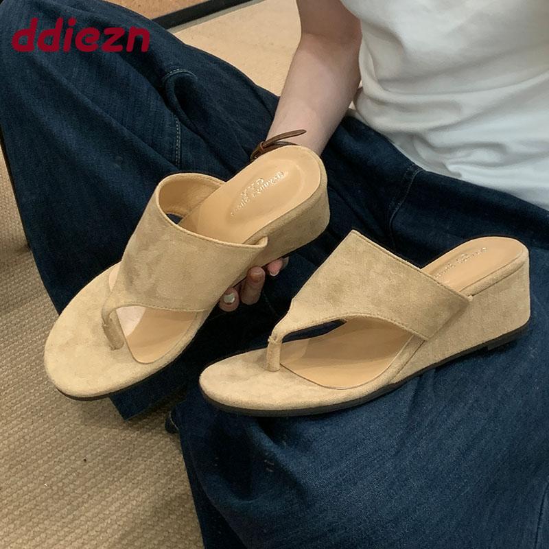 Fashion New Summer Fashion Wedges Sandals Slippers Shoes For Women Flip flops Footwear Female Round Toe Ladies Heeled Slippers Shoes