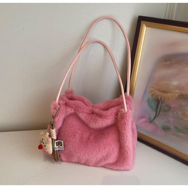 Пушистая сумка-тоут из искусственного меха для женщин плюшевая сумочка милая сумочка для осени-зимы клатч сумка с верхней ручкой пушистая сумка-хобо под мышкой повседневная рабочая сумка-сатчел розовый 1080₽