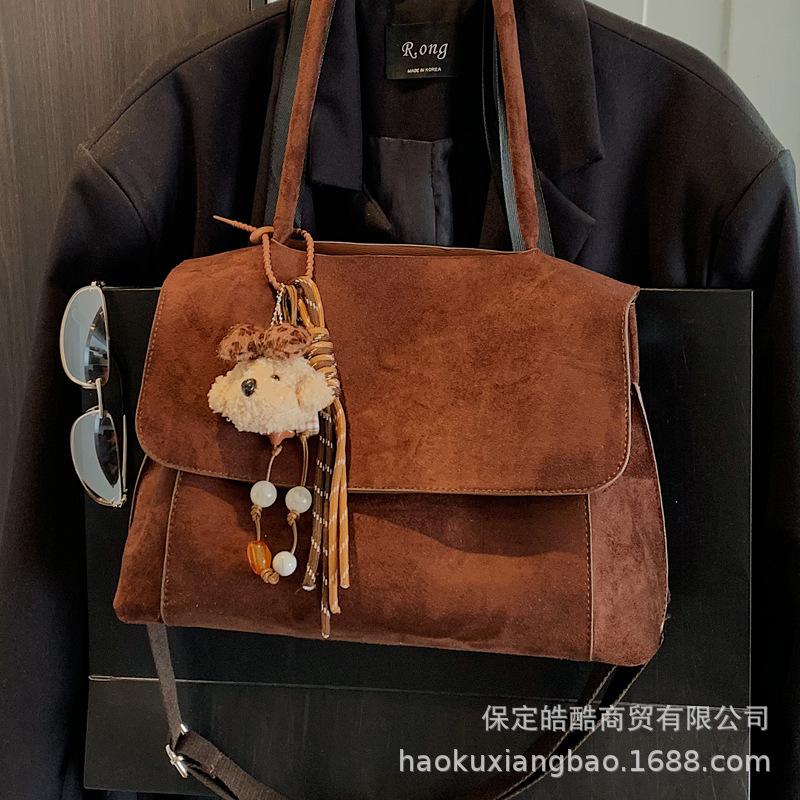 Retro matte large-capacity bag women's 2025 new fashion commuter shoulder messenger bag going out portable tote bag