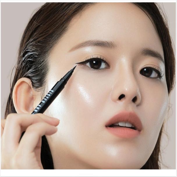 SISTER ANN Perfect Edge Brush Eyeliner 2 barvy