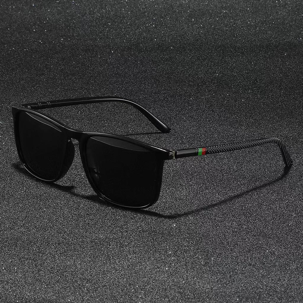 Polarized Sunglasses Classic Fashion Sunglasses Square Box for Men and Women Driving Fishing Glasses.