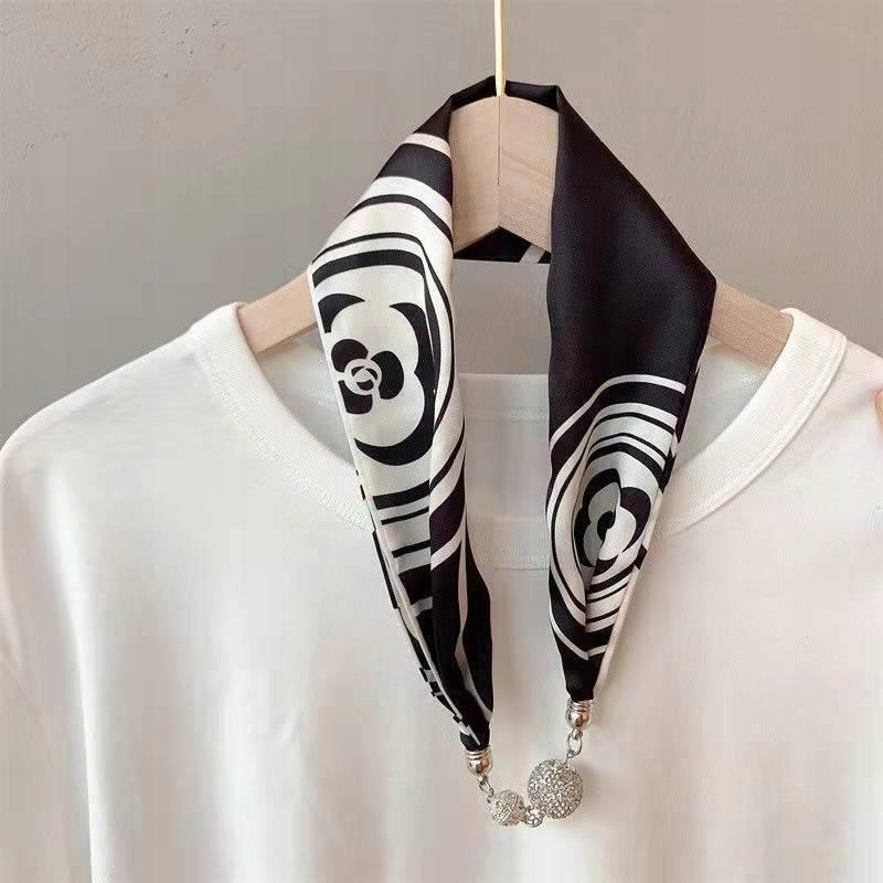 Scarf Women' printed scarf Silk scarf Gift scarf 70x70cm
