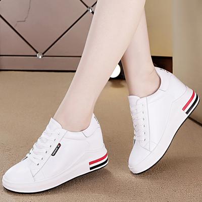 Sapatos femininos de outono novos aumento de altura interna versátil sapatilhas brancas casuais sapatos esportivos salto anabela 7cm sapatos femininos de veludo