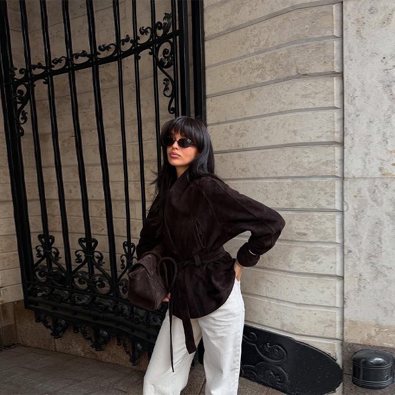 In Stock: Elegant Turn-Down Collar Waist-Cinching Single-Button Coat - European & American Style Fashion 2025