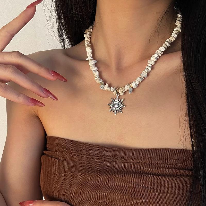 1Pcs Sun Pendant Irregular Beaded Chain Jewelry Bohemian White Natural Stone Choker Necklace For Women Vacation Daily Wear
