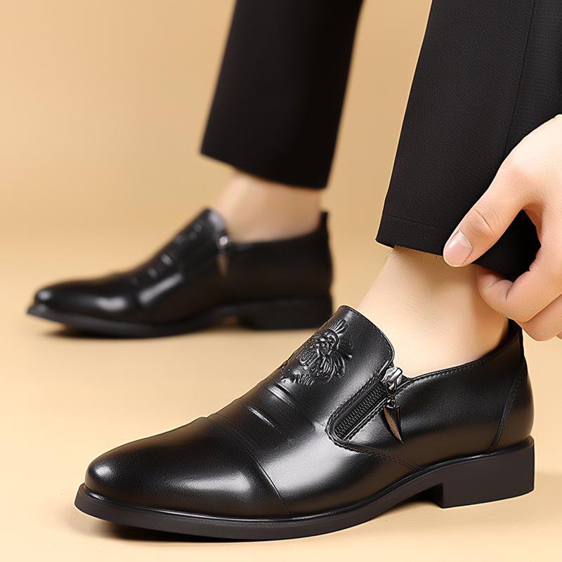 

Туфли из кожи с заостренным носком и застежкой-молнией Lion Head — мужские, повседневные, на мягкой подошве, с низким голенищем, осень/зима 2024 г. low top (super-relocation); 44 чёрный