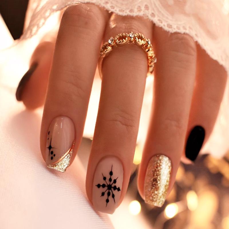 

Christmas Snowflake Glitter Matte False Nails - Short Square Holiday Manicure