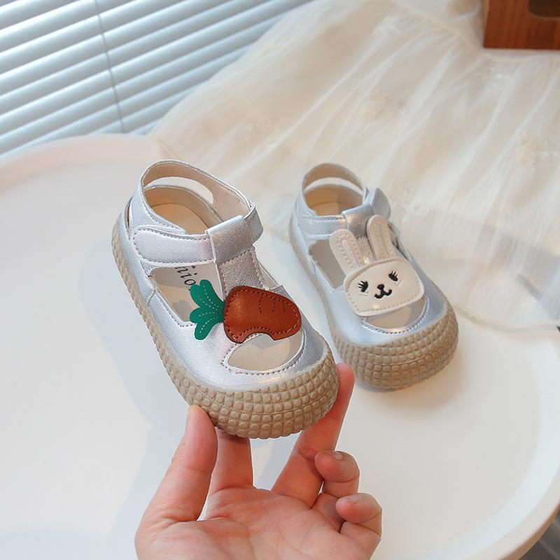 Kinder Sandalen Zehen geschlossen Niedlicher Hase Mädchen Strandschuhe Ausgehöhlt 2025 Sommer Neu Kinder Prinzessin Schuhe T-Riemen Weiche Sohle