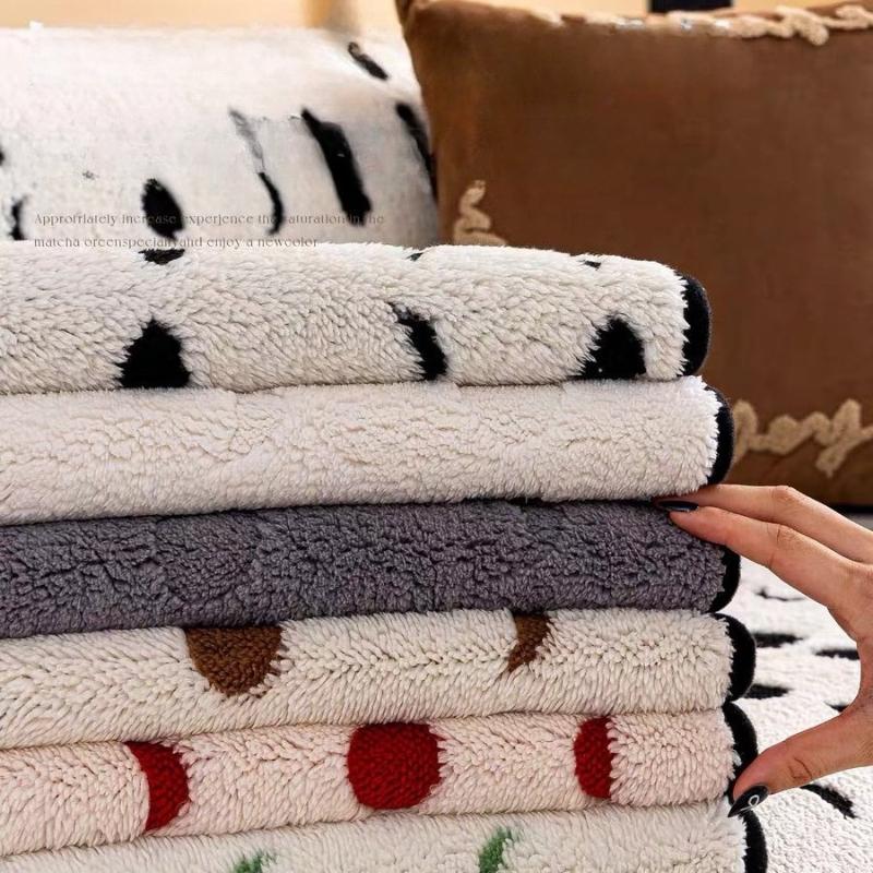 Cream Style Plush Sofa Cover Fabric with High-end Feel Fixed Anti Slip Sofa Anti Cat Scratch Seat Cushion Autumn and Winter