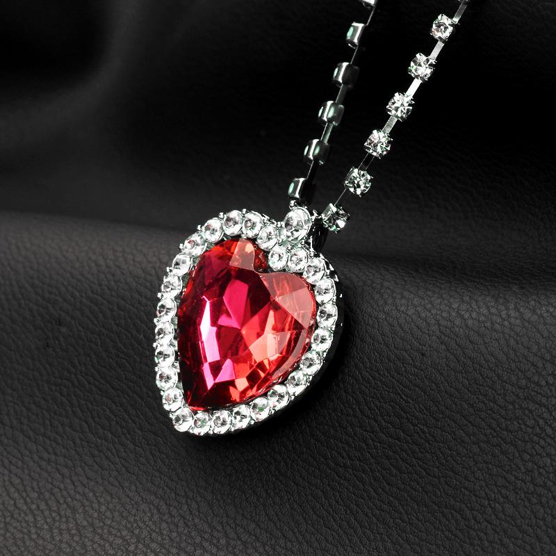 Fashion Heart Pendant Necklace for Women Elegant Blue Red Crystal Heart Charm Necklace Sweater Chain Movie Accessories Jewelry