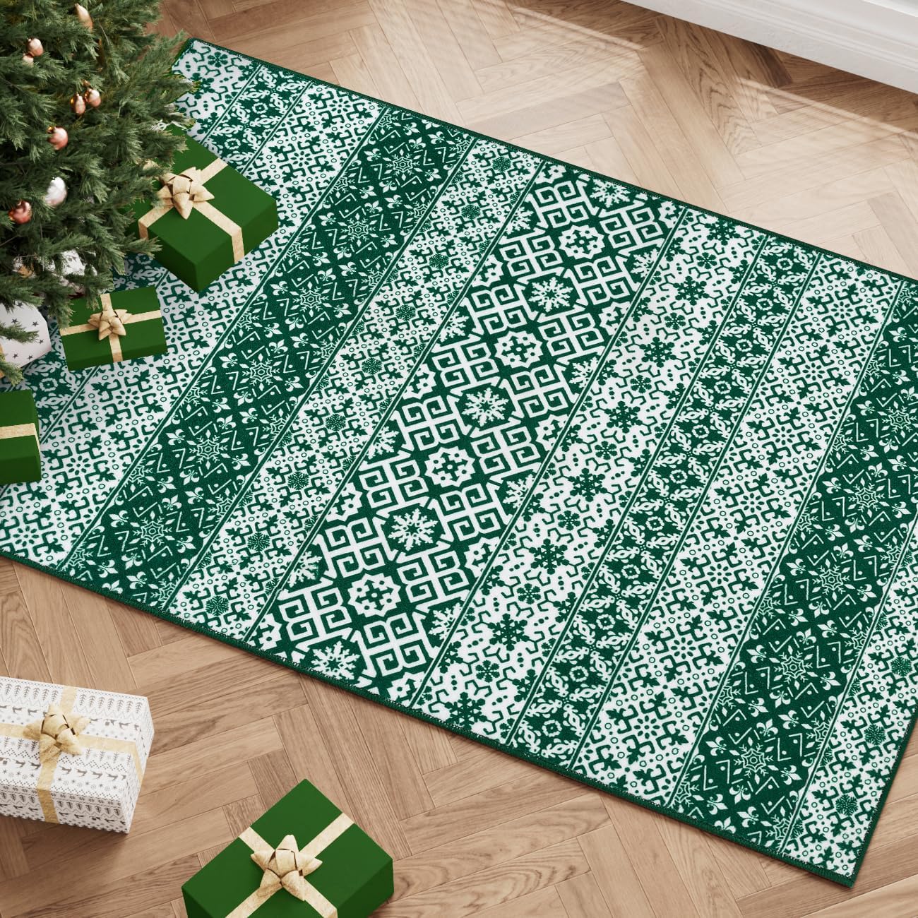 

Christmas Snowflake Area Rug Red Holiday Carpet for Living Room Bedroom Kitchen Entryway Dining Bathroom Home Decor 40x60cm