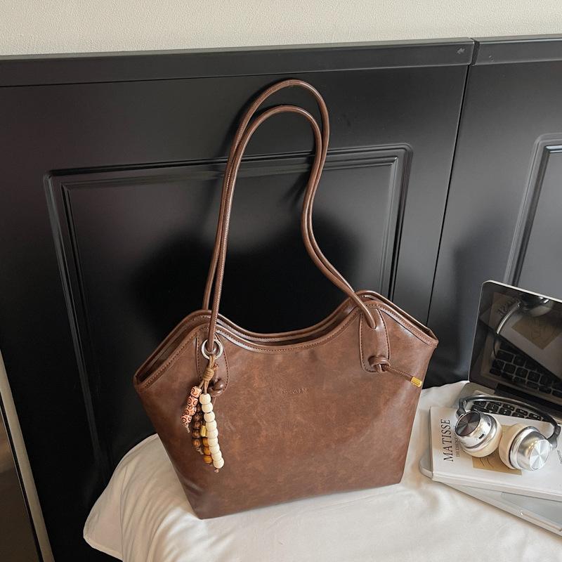 High-value Fashionable Large-capacity Bag Women's New Autumn Retro Commuter Shoulder Underarm Bag Soft Leather Tote Bag