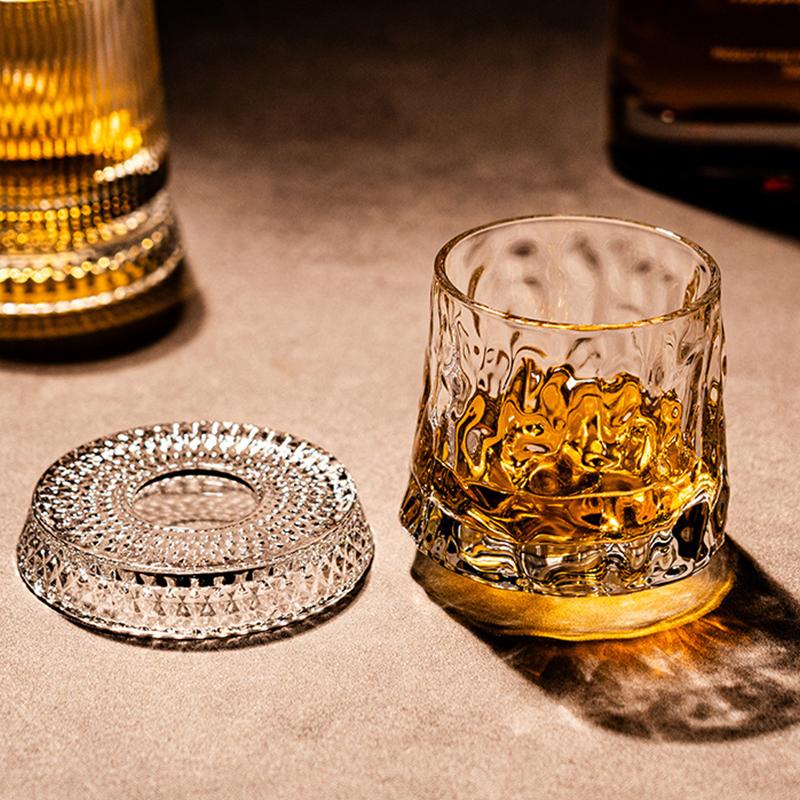 Kristall 360 drehbarer Whiskey-Glasbecher Kreativer Glasbecher mit Sockel Flasche Bar Party Bierkrug Trinkgläser Bier Zubehör