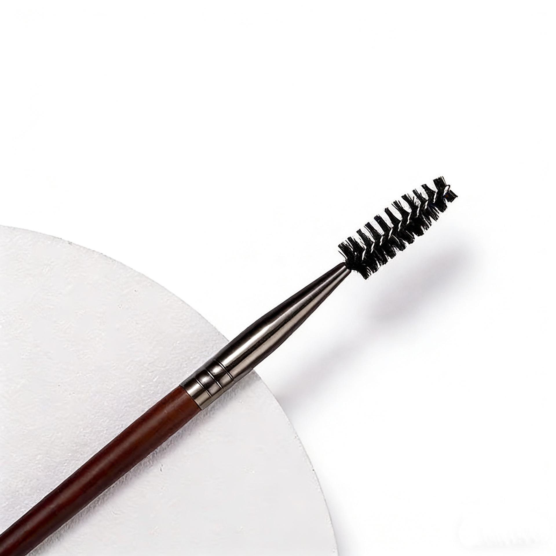 

Bendable Long Handle Eyelash Curler with Stiff Nylon Bristle Brush