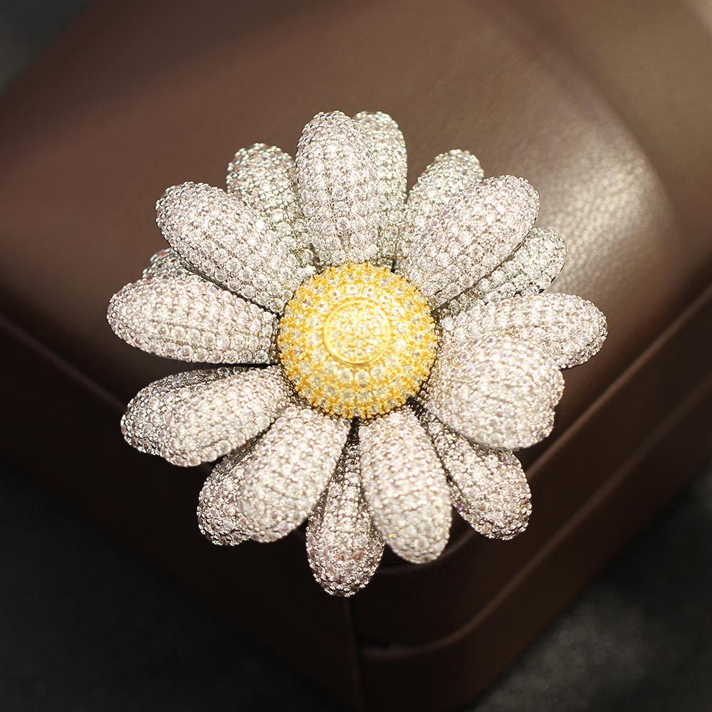 

Star same luxury high-end exaggerated daisy brooch elegant retro sunflower pin flower accessories corsage woman