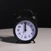 Vintage Exquisite Alarm Desktop Analog with Night Light, Suitable for Home Office Mini Travel Alarm Clock