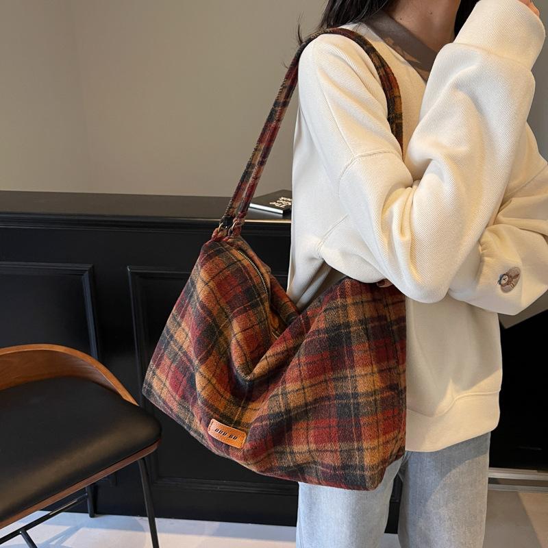 Large Capacity Woolen Shoulder Bag College Style Tote Bag