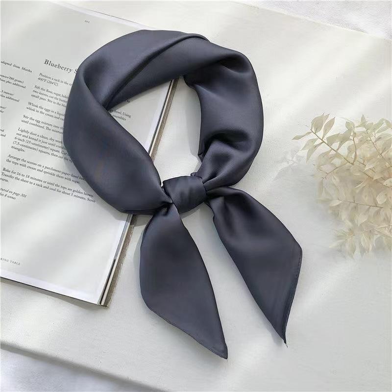 Jednokolorowa jedwabna chusta kwadratowa chusta imitacja jedwabiu chusta letnia urocza Yiwu mała kwadratowa chusta