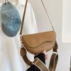 Saddle Bag Texture Niche Women'S Popular Retro Versatile Messenger Bag Fashion Single Shoulder Armpit