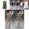 Elegante Mono de Mujer con Pantalones Cortos de Hojas Para un Look Chic de Verano