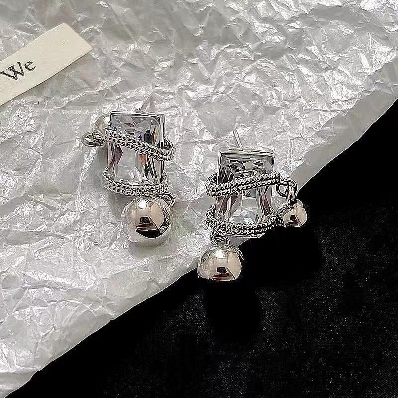 European Retro Chain Stainless Steel Rhinestone Stud Earrings for Women серебряный