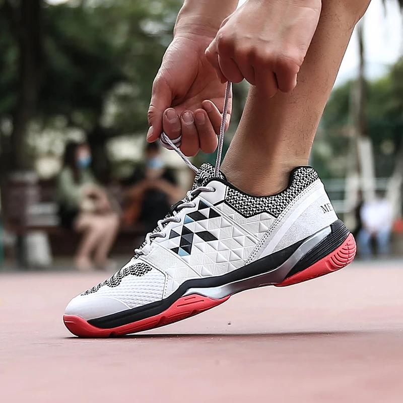 New Badminton Shoes Men Light Tennis Sneakers Comfortable Badminton Sneakers Anti Slip Table Tennis Shoes