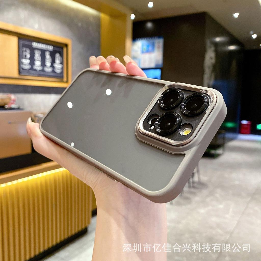 The new fine-hole eagle eye magnetic suction is suitable for iPhone17promax mobile phone case, Apple 16 transparent hard case protective case.