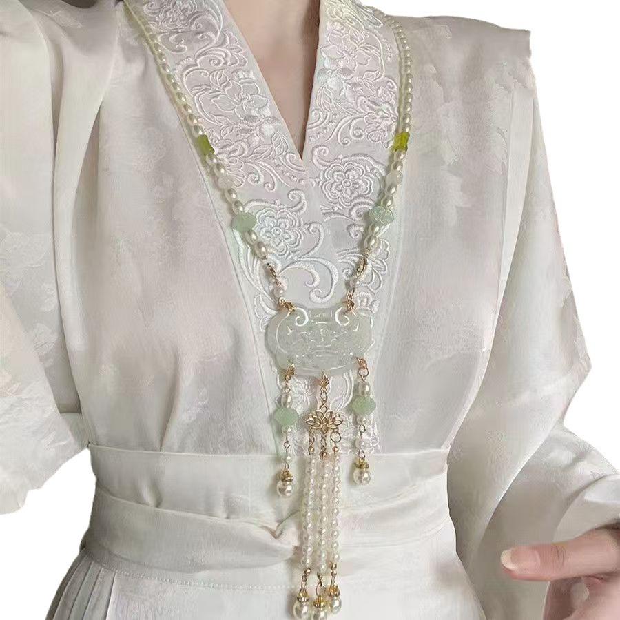 Chinese Style Ma Mian Skirt Cheongsam Necklace with Tassels and Beads