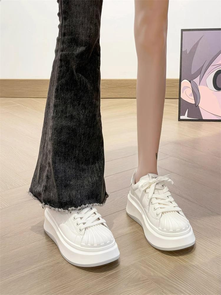 Thick-soled heightening little white shoes women's 2025 spring new Internet celebrity explosion versatile senior sense lightweight casual sports shoes