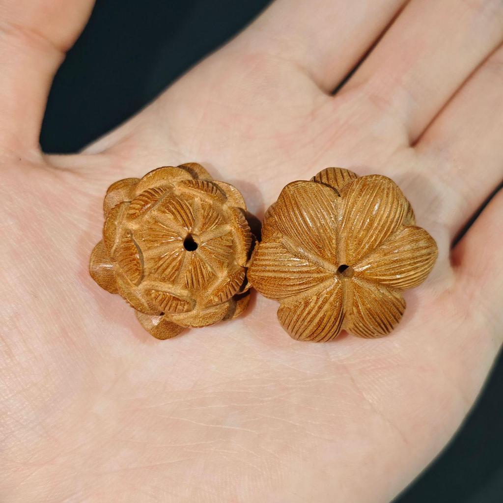 Pfirsichholz Lotus geschnitzte Schmuckperlen - Handgefertigtes vierlagiges Holzhandwerk Zubehör