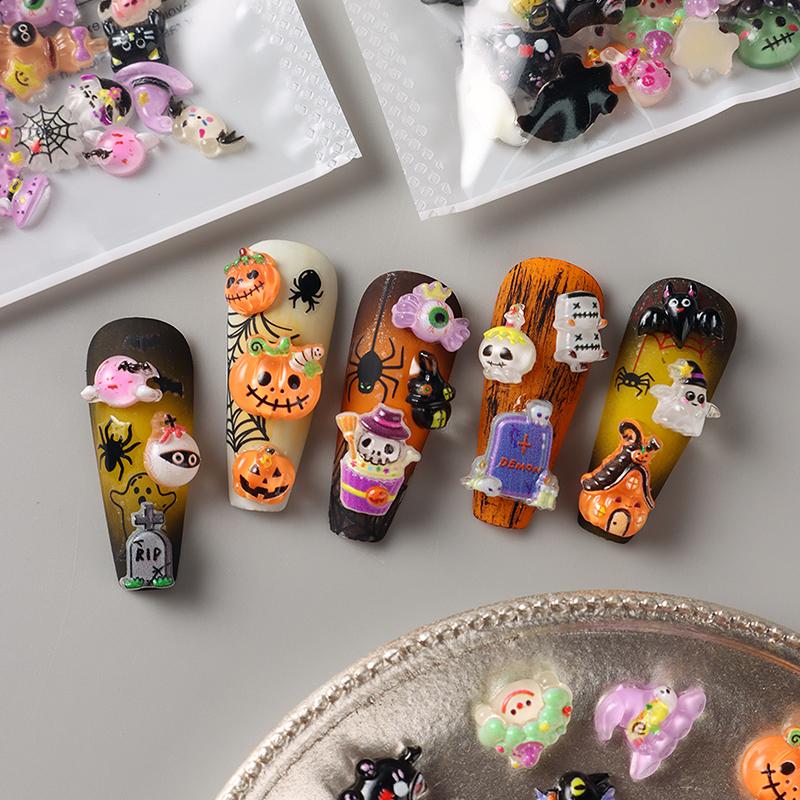 50/100Pcs Kawaii Halloween Nail Charms Cartoon Pumpkin Ghost Cat Mixed Sized Resin Ornaments Cute Spider Web Bat Nail Decor