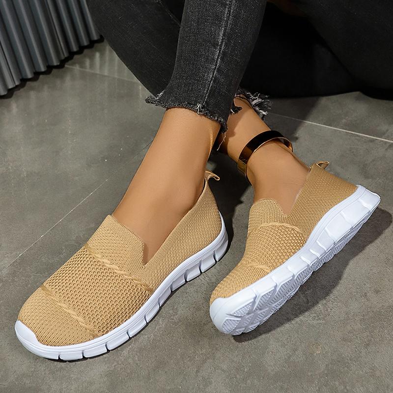 Fashion Women Shoes New Lightweight Casual Sneakers Women Plus Size 36-43 Breathable Mesh Flats Woman Slip on Soft Sole Walking Shoes