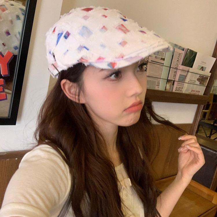 Japanese Y2K Big Head Circumference Niche Design Old Broken Hole Oil Painting Forward Hat Female Face Small Subculture Painter Hat