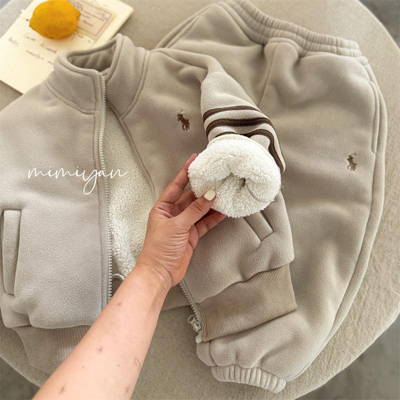 

Комплект детской плюшевой куртки из флиса Ollie на осень/зиму 2024 - Теплый, модный, повседневный костюм-двойка для мальчиков и девочек 120 cm