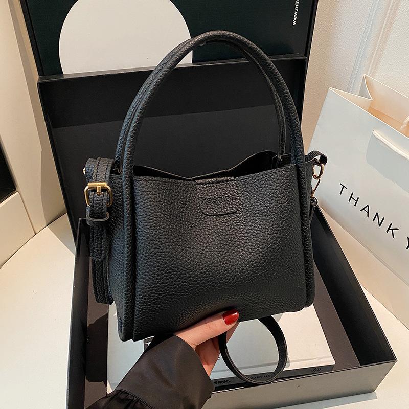 This New Fashionable and Popular Vegetable Basket Handbag Bag Women's Bucket Bag Commuter Shoulder Messenger Bag Spring