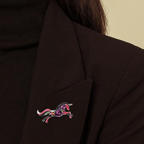 Horse Brooch Fairy Tale Style Flower Heart Decoration Pin Coats Sweaters Bags Badge Fashion Accessories