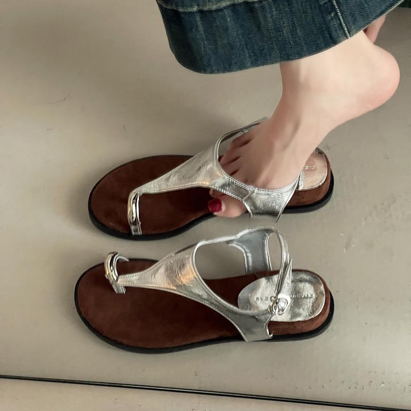 Versatile fashion toe cool slippers women's summer retro simple metal accessories outer wear pinch foot wedge heel Roman sandals