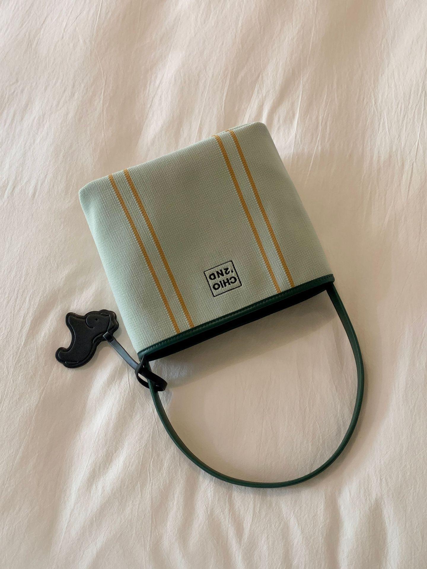 

Маленькая сумка-тоут «Мелодия» женская летняя ручная тканевая сумка маленькая рабочая сумка через плечо