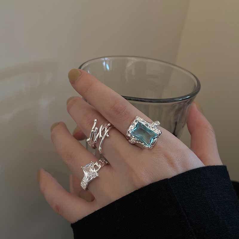 Sada kovových prstenů stříbrné barvy Nový trend Vintage Elegantní nepravidelné duté větve Nastavitelné prsteny pro ženy Jemné párty šperky